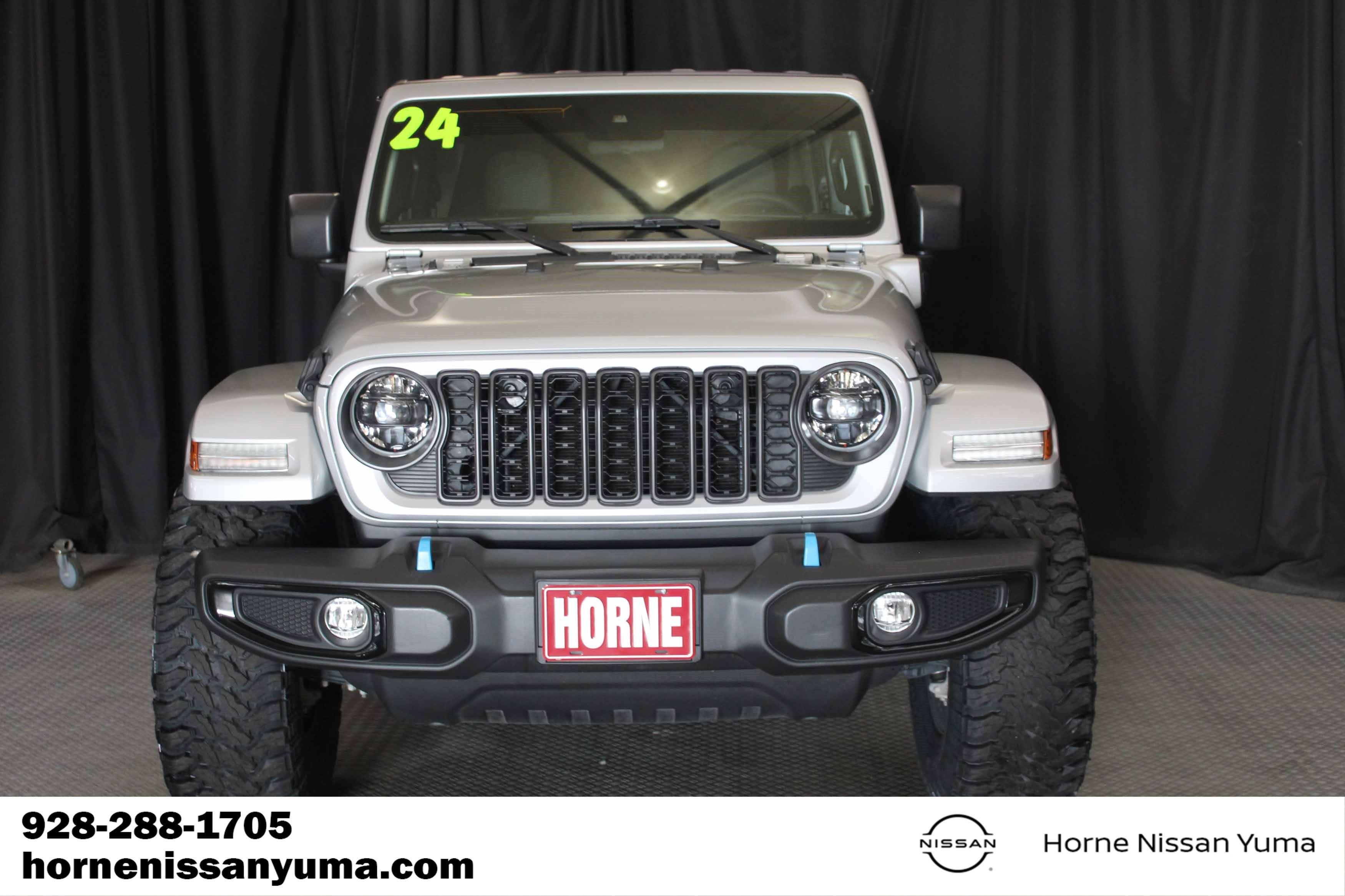 Used 2024 Jeep Wrangler Unlimited w/ LED Headlamp & Fog Lamp Group AWD/4WD image 2