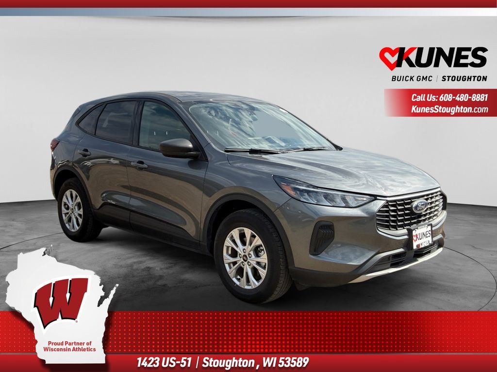 Used 2025 Ford Escape Active AWD/4WD image 1