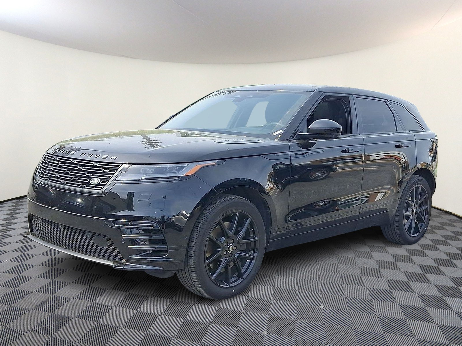 Used 2026 Land Rover Range Rover Velar Dynamic SE AWD/4WD image 1