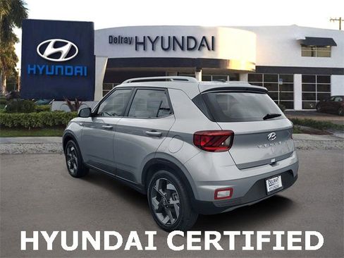 Certified 2025 Hyundai Venue SEL image 4
