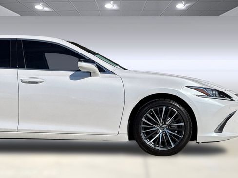 Used 2025 Lexus ES 300h w/ Premium Package FWD image 33