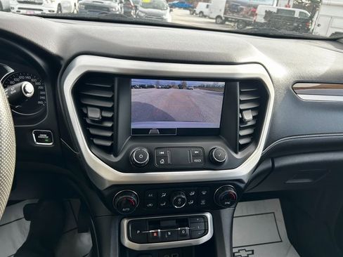 Used 2021 GMC Acadia SLE image 29