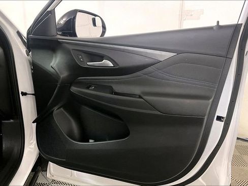 Used 2025 Buick Envista Sport Touring image 24