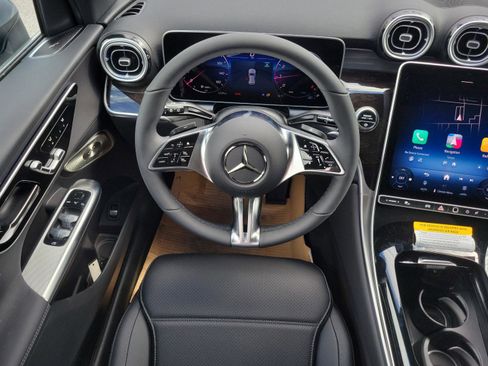 Used 2026 Mercedes-Benz GLC 300 image 12