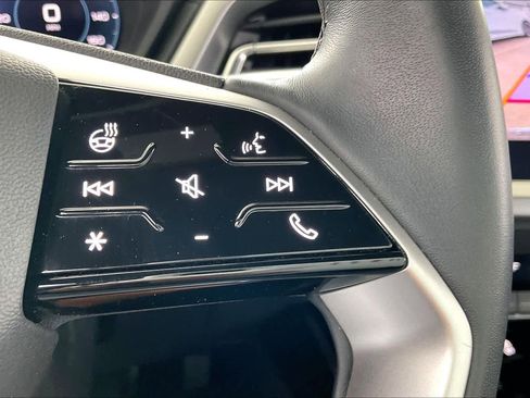 Used 2024 Audi Q4 e-tron Prestige AWD/4WD image 24