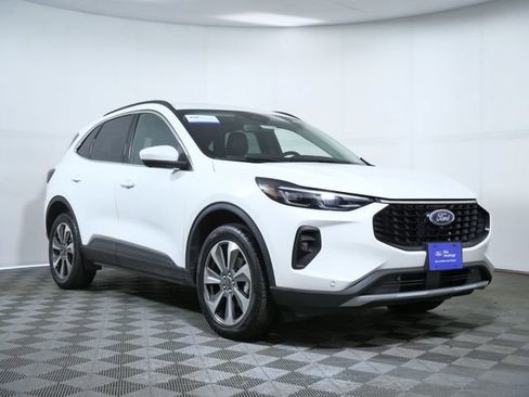 Certified 2024 Ford Escape Platinum AWD/4WD image 1