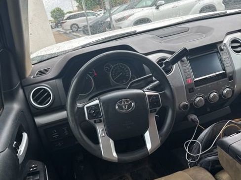 Used 2014 Toyota Tundra SR5 AWD/4WD image 7