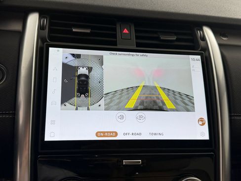 New 2026 Land Rover Discovery Dynamic SE AWD/4WD image 17