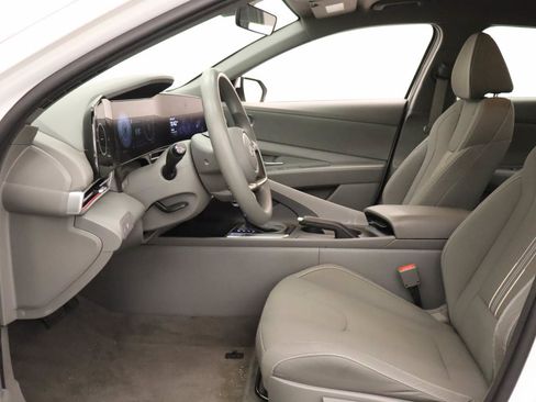 Used 2024 Hyundai Elantra SEL FWD image 15