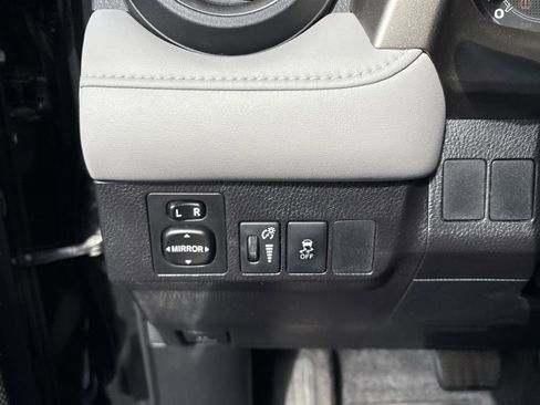 Used 2015 Toyota RAV4 XLE image 15