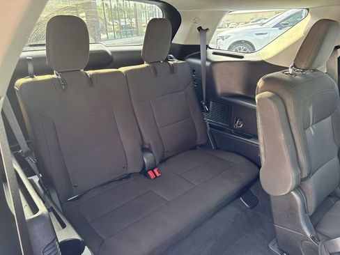Used 2022 Ford Explorer XLT image 14