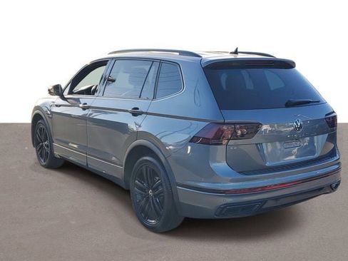 Used 2022 Volkswagen Tiguan SE R-Line image 3