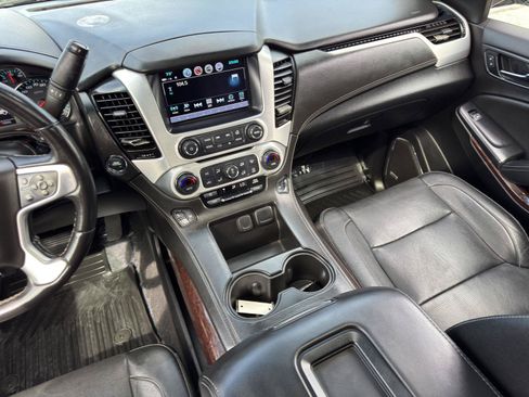 Used 2020 GMC Yukon XL SLT AWD/4WD image 36