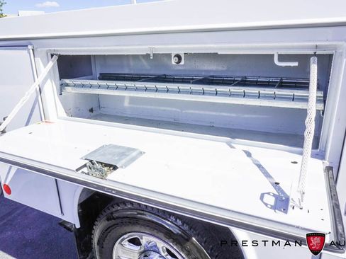 Used 2024 RAM 2500 Tradesman w/ Chrome Appearance Group AWD/4WD image 10