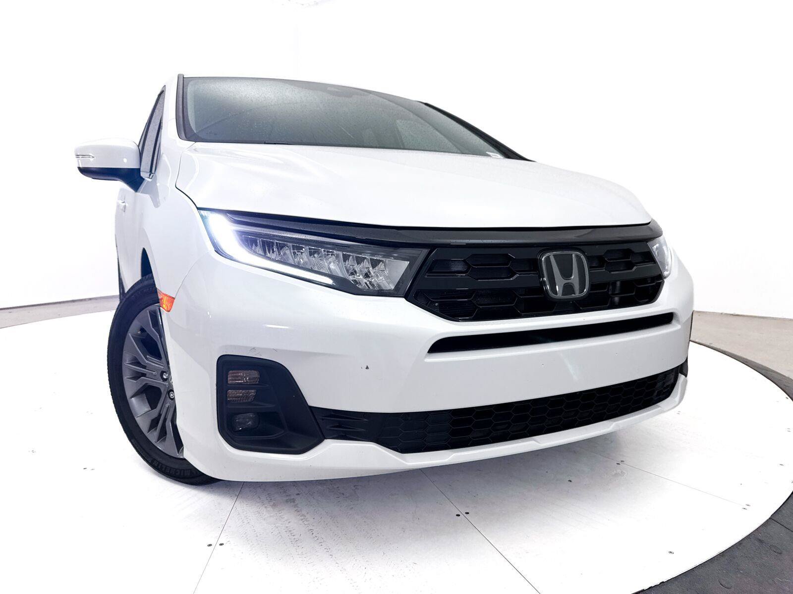 Used 2025 Honda Odyssey Touring image 7