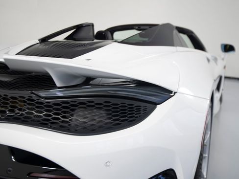 Used 2024 McLaren 750S Spider image 52