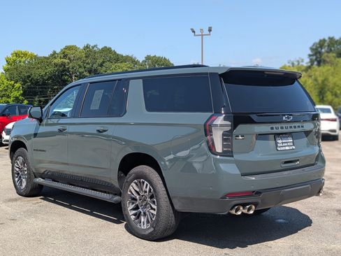 Used 2026 Chevrolet Suburban Z71 w/ Comfort Package AWD/4WD image 7