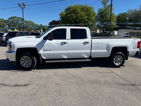 Used 2017 Chevrolet Silverado 2500 W/T w/ WT Convenience Package AWD/4WD image 2