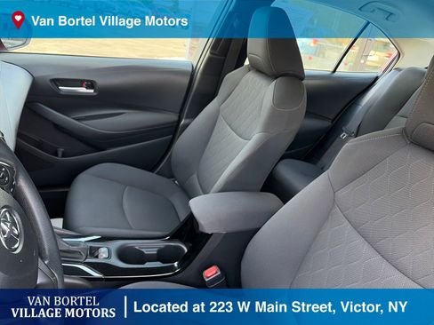 Used 2021 Toyota Corolla LE image 12
