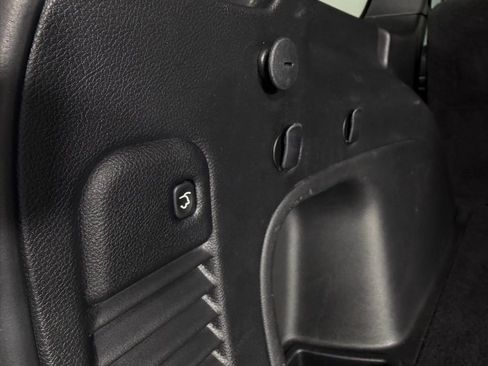 Used 2022 Jeep Grand Cherokee Laredo X image 30