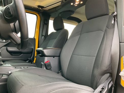 Used 2020 Jeep Wrangler Sport image 28