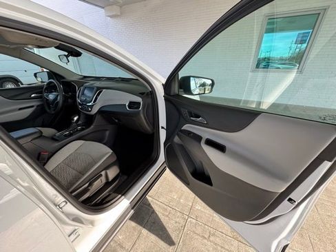 Used 2022 Chevrolet Equinox LS image 15