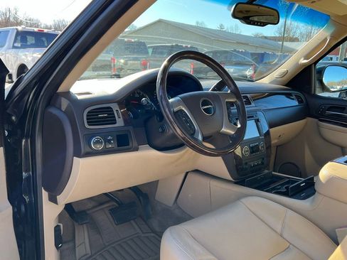 Used 2013 GMC Yukon XL Denali image 12