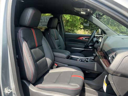 New 2026 Chevrolet Traverse RS FWD image 34