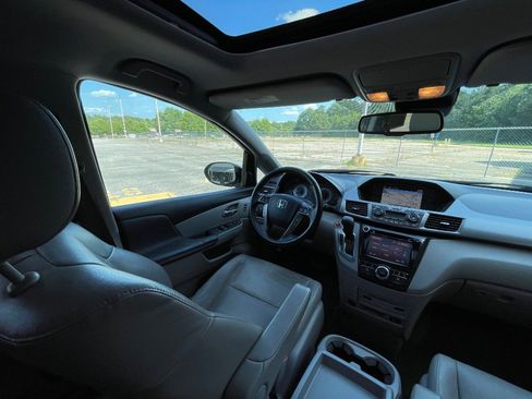 Used 2014 Honda Odyssey Touring image 32
