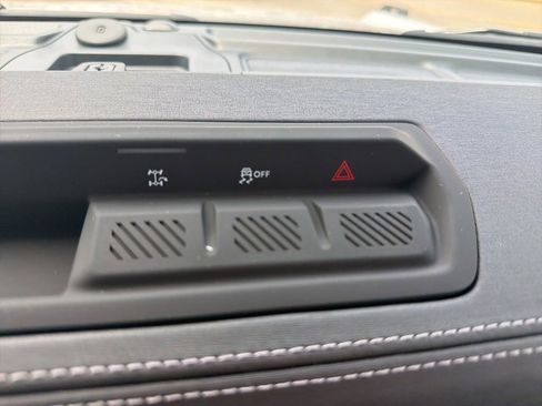 New 2026 Ford Bronco Outer Banks AWD/4WD image 23