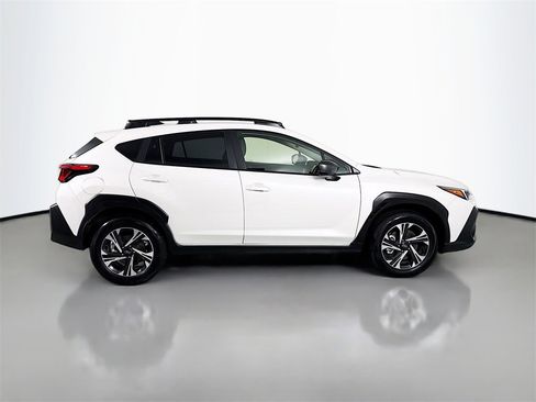 Used 2025 Subaru Crosstrek 2.0i Premium image 8