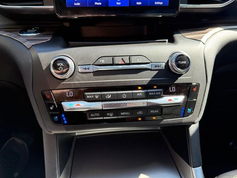 Used 2020 Ford Explorer Limited RWD image 30