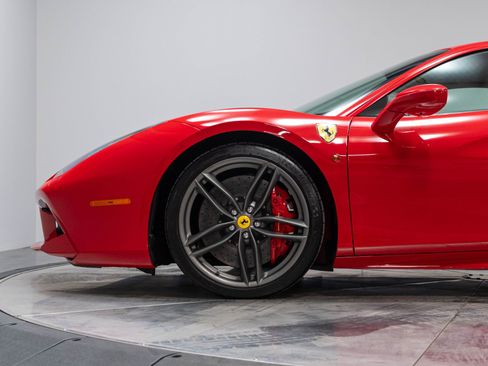Used 2018 Ferrari 488 GTB RWD image 42