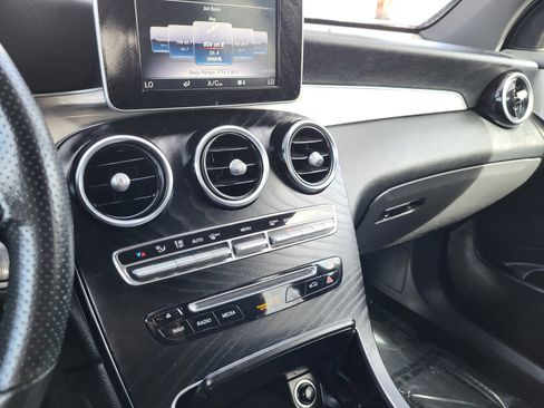 Used 2019 Mercedes-Benz GLC 300 image 11
