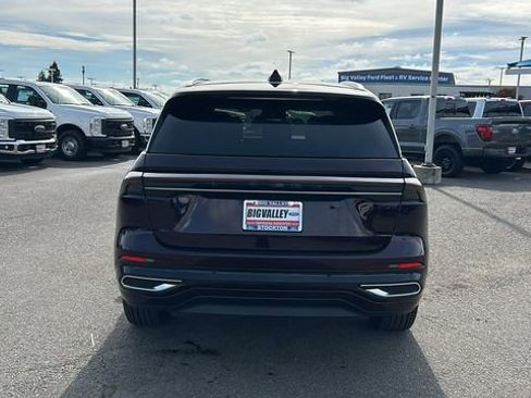 Used 2025 Lincoln Nautilus Reserve image 4