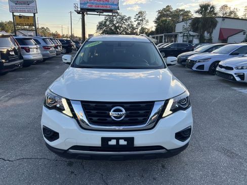 Used 2020 Nissan Pathfinder S image 2