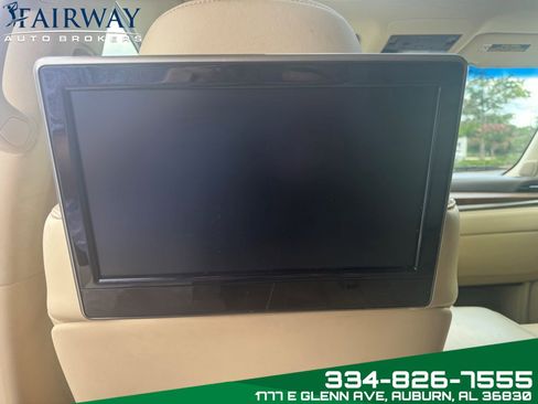 Used 2016 Lexus LX 570 4WD w/ Luxury Package image 28