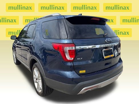 Used 2017 Ford Explorer XLT w/ Equipment Group 202A AWD/4WD image 8