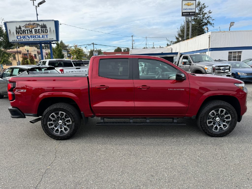 Used 2023 Chevrolet Colorado Z71 w/ Z71 Convenience Package 2 AWD/4WD image 10