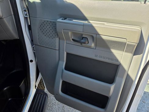 Used 2011 Ford E-350 and Econoline 350 XL w/ PWR Windows & Locks Group image 18