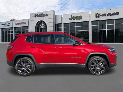 New 2026 Jeep Compass Latitude image 2