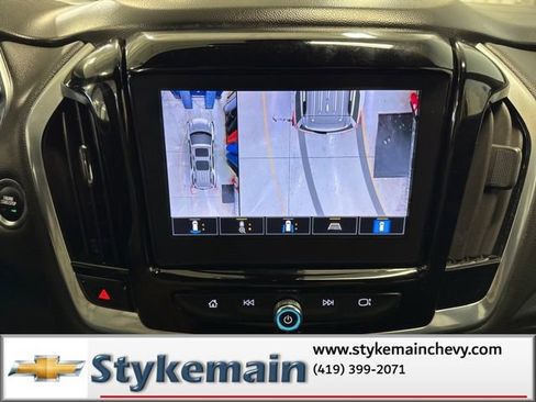 Used 2022 Chevrolet Traverse RS image 44