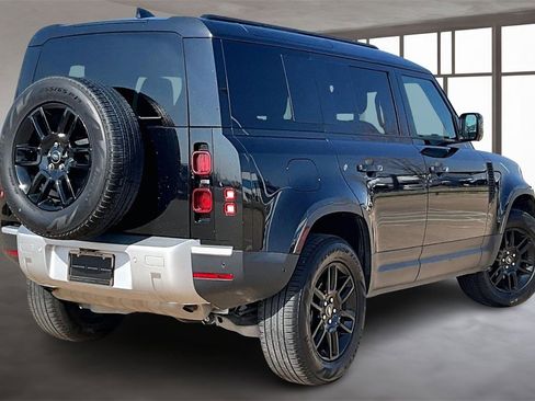 Used 2025 Land Rover Defender 110 S image 2