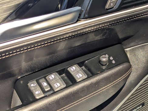 Used 2023 Jeep Wagoneer Series II w/ Flexible Seating Group AWD/4WD image 20