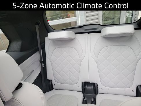 Certified 2023 BMW X7 xDrive40i w/ Executive Package image 14