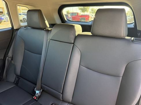 Used 2026 Toyota Corolla Cross XLE w/ Convenience Package FWD image 27