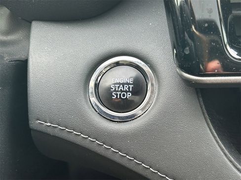 Used 2023 Toyota Highlander Limited image 30