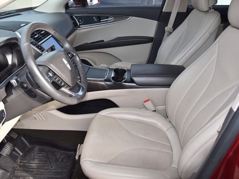 Used 2019 Lincoln Nautilus Reserve image 9