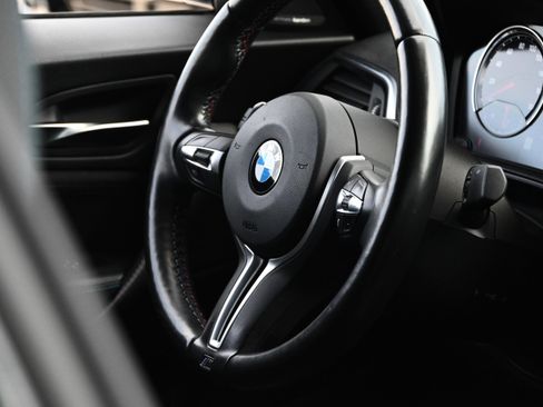 Used 2018 BMW M2 image 22