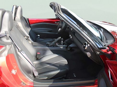 Used 2025 MAZDA MX-5 Miata Grand Touring RWD image 16